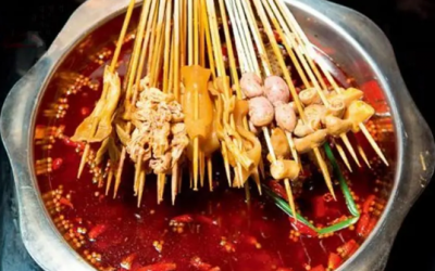 重慶串串香美味秘訣何在？批發(fā)為何重要？