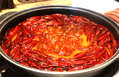 火鍋店的紅油究竟有何獨(dú)特魅力？其售價(jià)又該如何定奪？