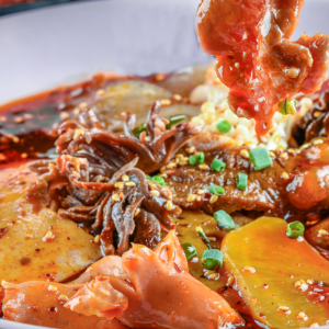 重慶火鍋味各不同，加工廠如何調(diào)配出千滋百味？