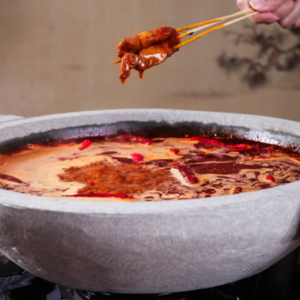 挑選火鍋底料該留意啥?重慶名店揭秘防坑技巧!